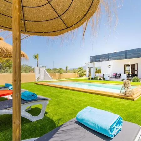 Cubo's La Libelula Holiday home *