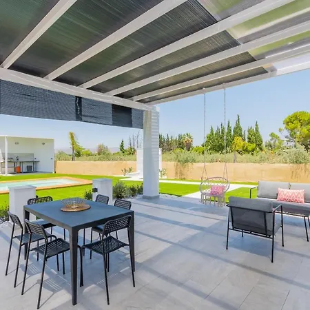Cubo's La Libelula Holiday home